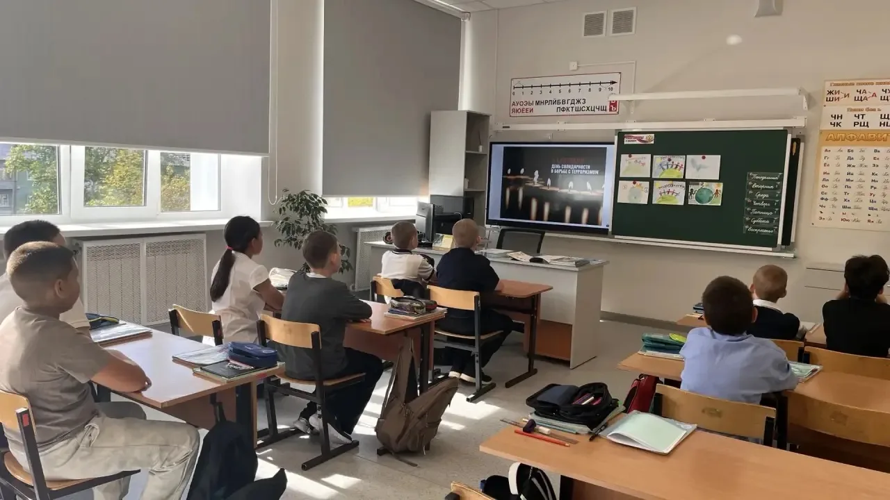 📆3 сентября в начальной школе прошел день солидарности в борьбе с терроризмом.