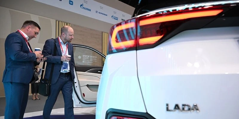 🚗🔥 Редкая Lada X‑Cross 5 всплыла на продаже. Таких машин всего 170 — и одна ушла в свободное плавани