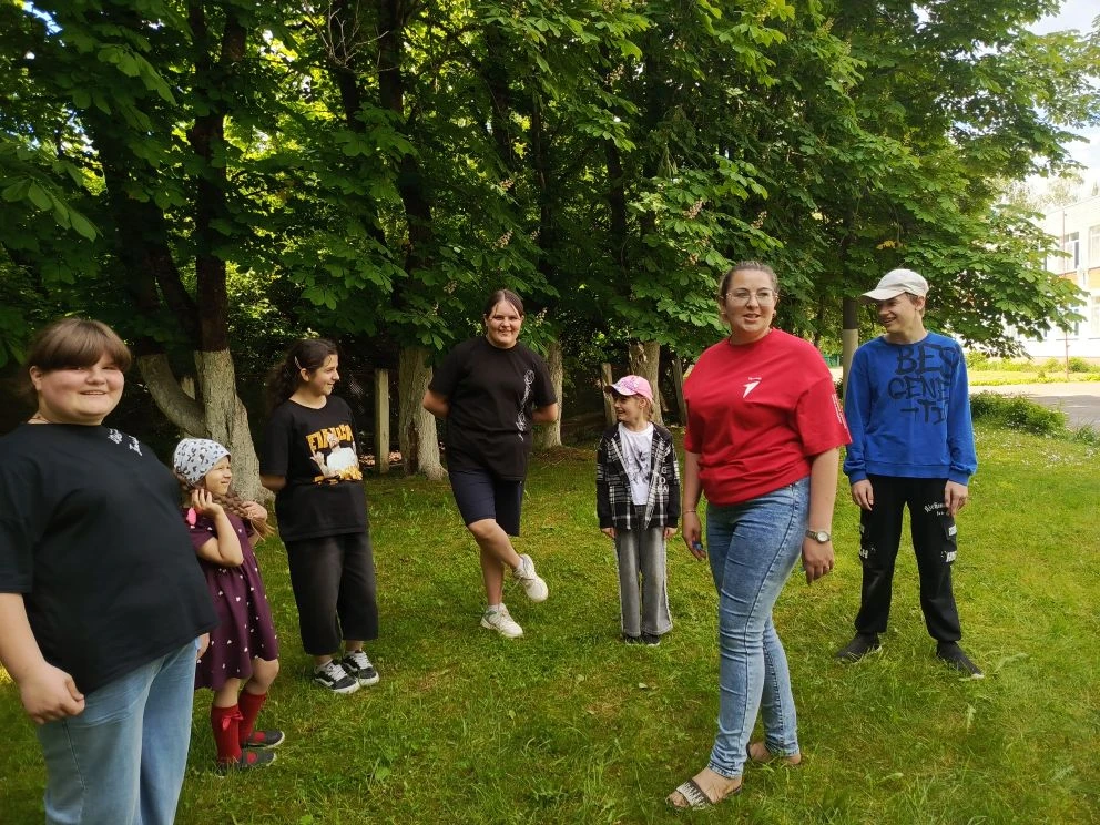 ☀️ 2 июня в нашем пришкольном лагере 
«🌈РаДуГа🌈» прошёл самый яркий и познавательный День Первых! 
