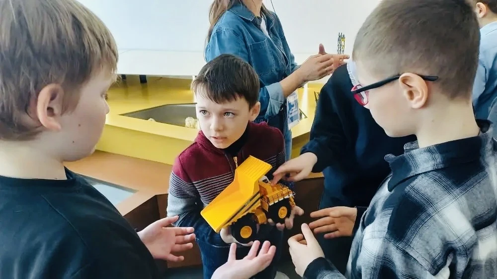 Ученики 4а и 4б классов посетили ГФ НИТУ «МИСИС»   🧲 Дети приняли участие в мероприятии профориентац