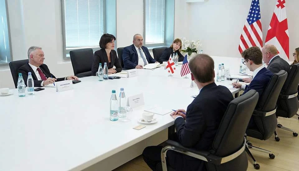 🇬🇪🇺🇸Глава МИД Грузии Мака Бочоришвили встретилась с представителями Госдепа США Чарльзом Йоки и Пите