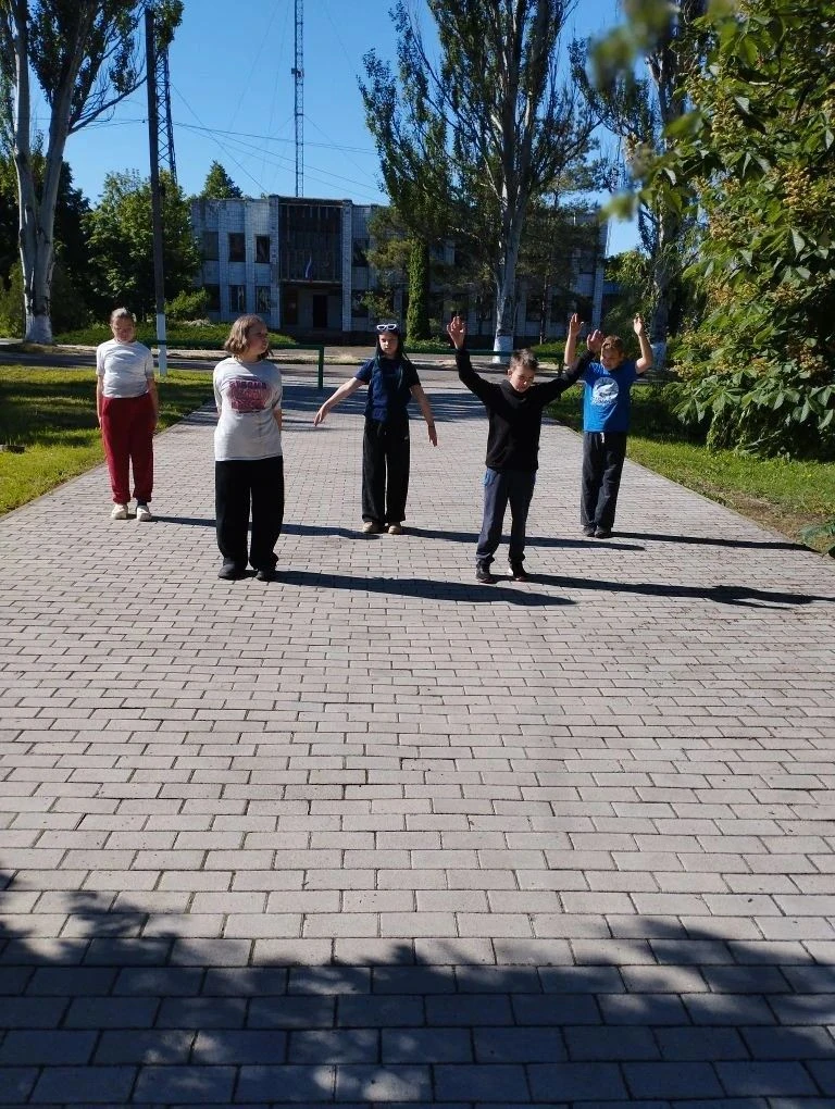 Зазвонил будильник в семь,