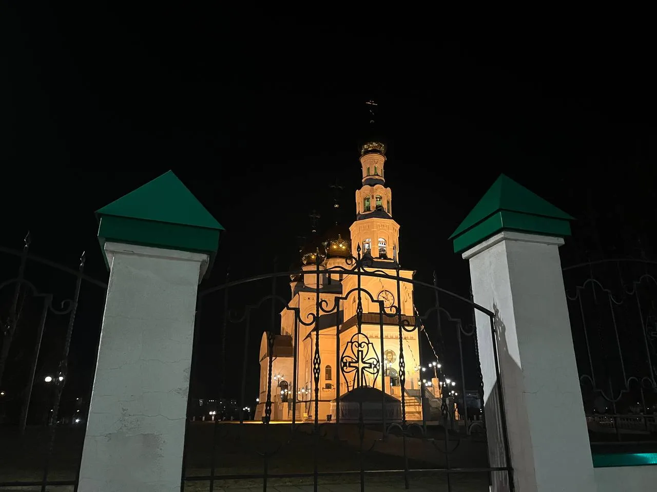 🙏 Светлая Пасха - праздник духовной добродетели, христианских и общечеловеческих ценностей.   Пусть 