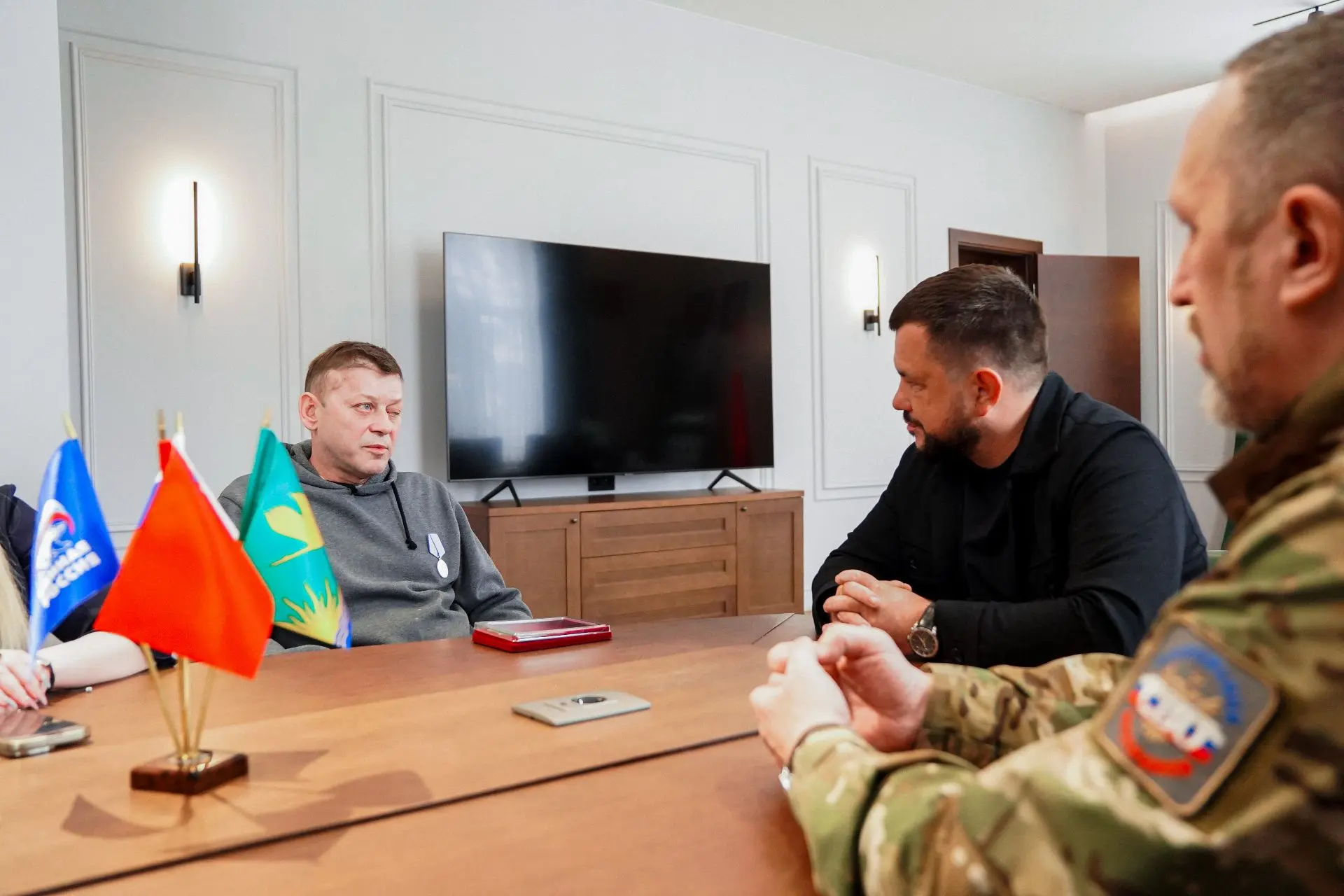 🇷🇺 Огромной честью для меня стало вручение медали «За отвагу» ветерану СВО Александру Попову. Этой н