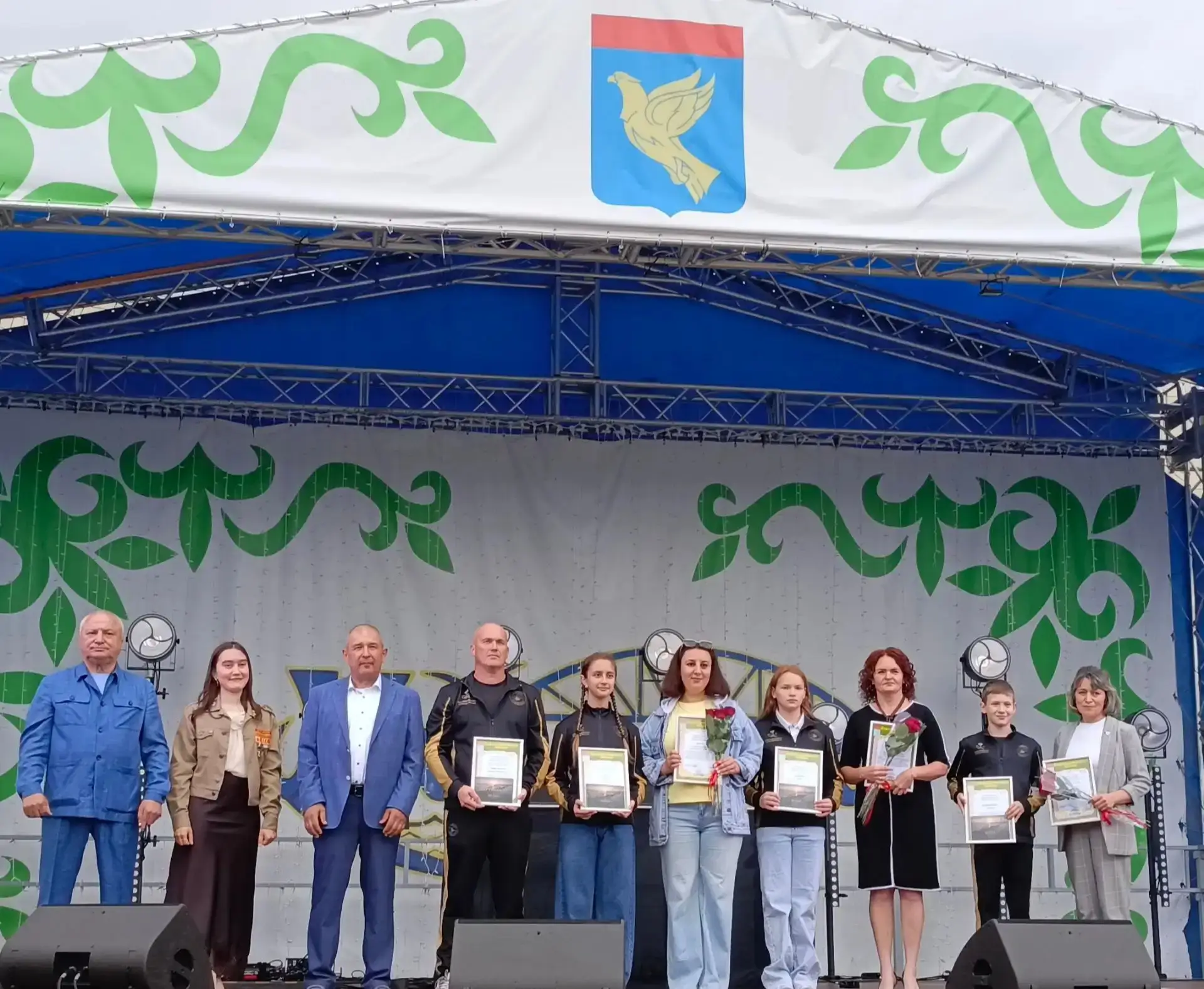 Поздравляем спортсменов, их родителей и тренера- преподавателя с заслуженными
 наградами на Дне моло