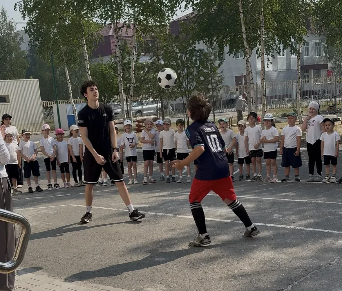 ⚽ День детского футбола в нашем ДОУ: море эмоций и спортивных достижений! ⚽
Сегодня в нашем детском 