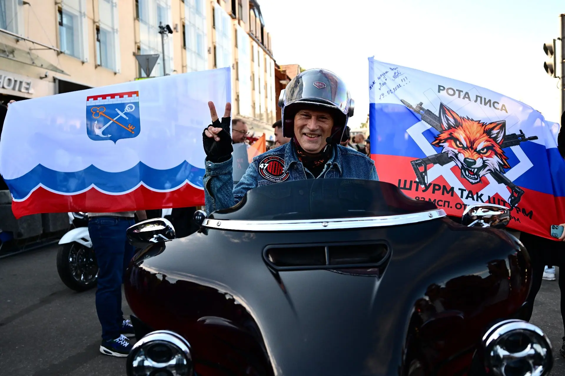 По доброй традиции возглавил мотопарад «Балтик Ралли» до государственной границы.