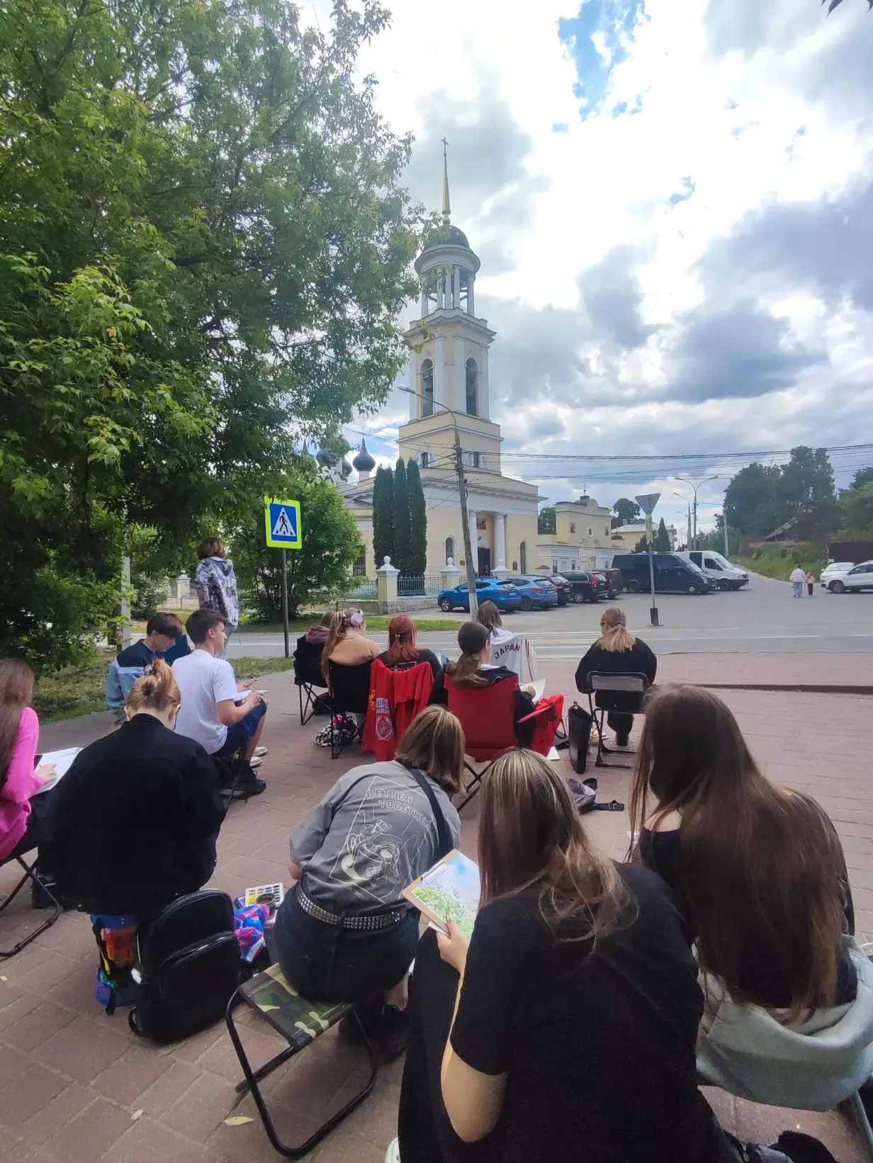 Самый красивый храм нашего города на улице Пушкина - Анно - Зачатьевская церковь. 
Юные художники об