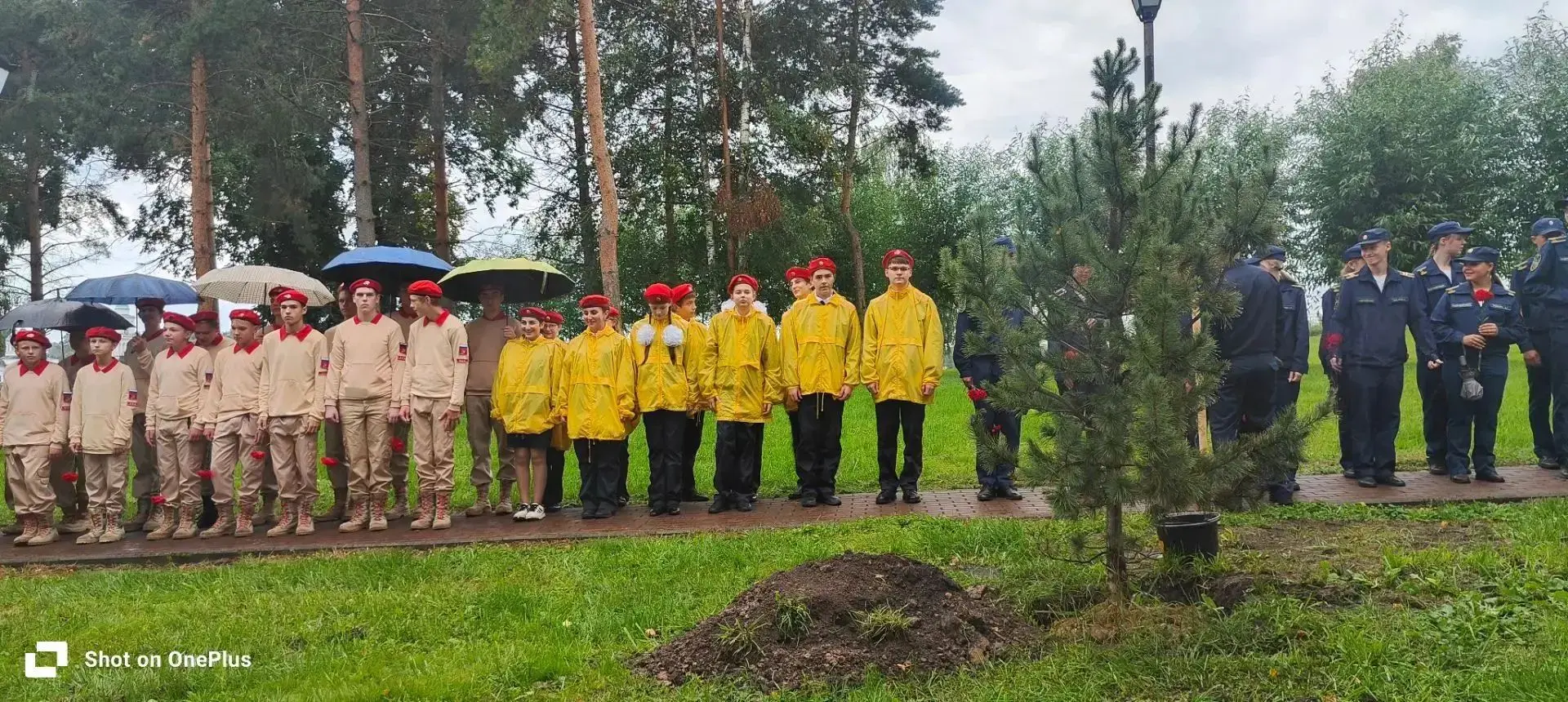 22 августа кадеты МОУ "СОШNº7" приняли участие в торжественной церемонии закладки Аллеи...