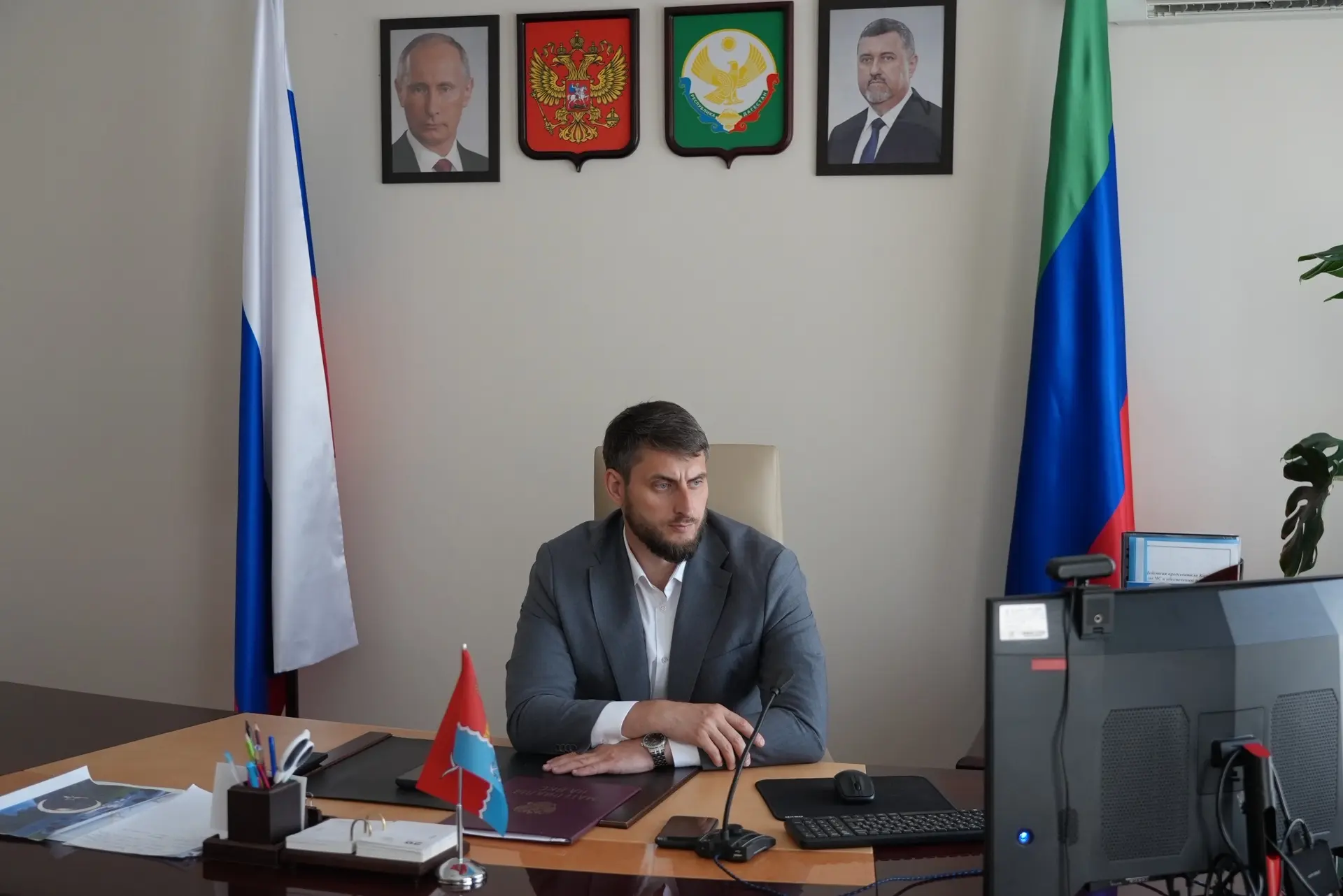 Врио главы города Каспийска Арсен Шерифов в режиме видеоконференцисвязи принял участие ...