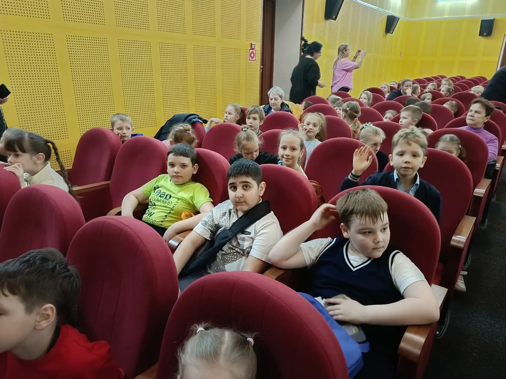🎭КУКОЛЬНЫЙ СПЕКТАКЛЬ 🎭   17 апреля обучающиеся 1‑ых классов Центра Образования «Гимназия» посетили Д