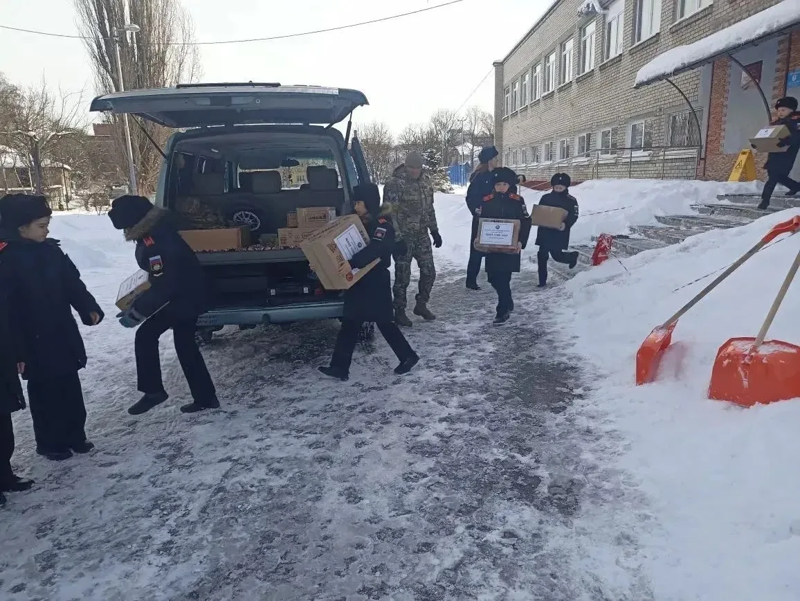 19 февраля в школе прошла акция в предверии Дня Защитника Отечества. Весь кадетский корпус и обучающ