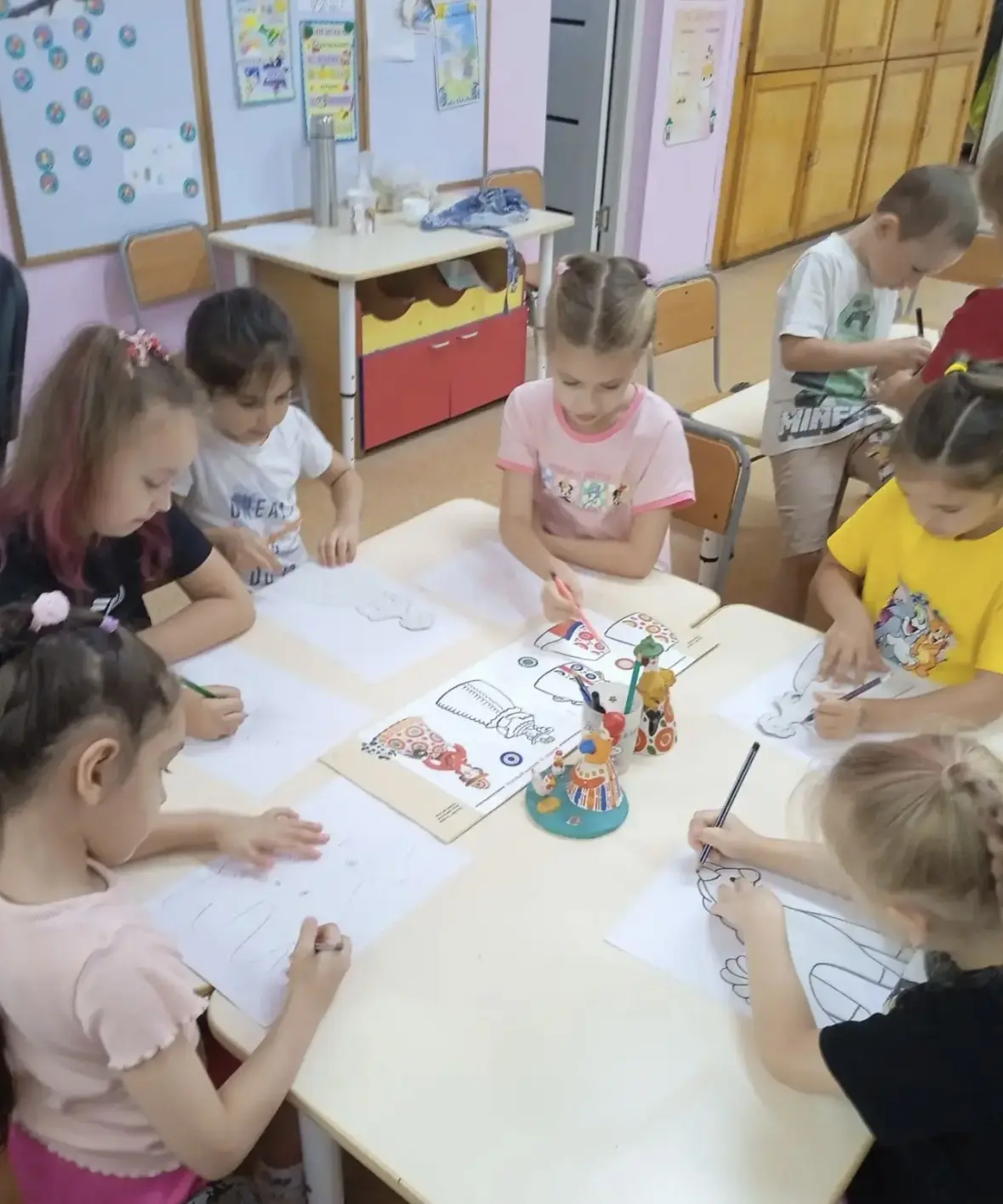 Эта неделя была посвящена у ребят Народной игрушке! Народная игрушка — это не просто пр...