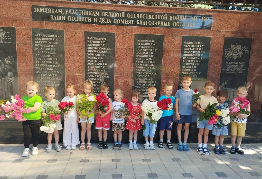 22 июня -День памяти и скорби. Это одна из самых скорбных дат. День начала Великой Отечественной вой