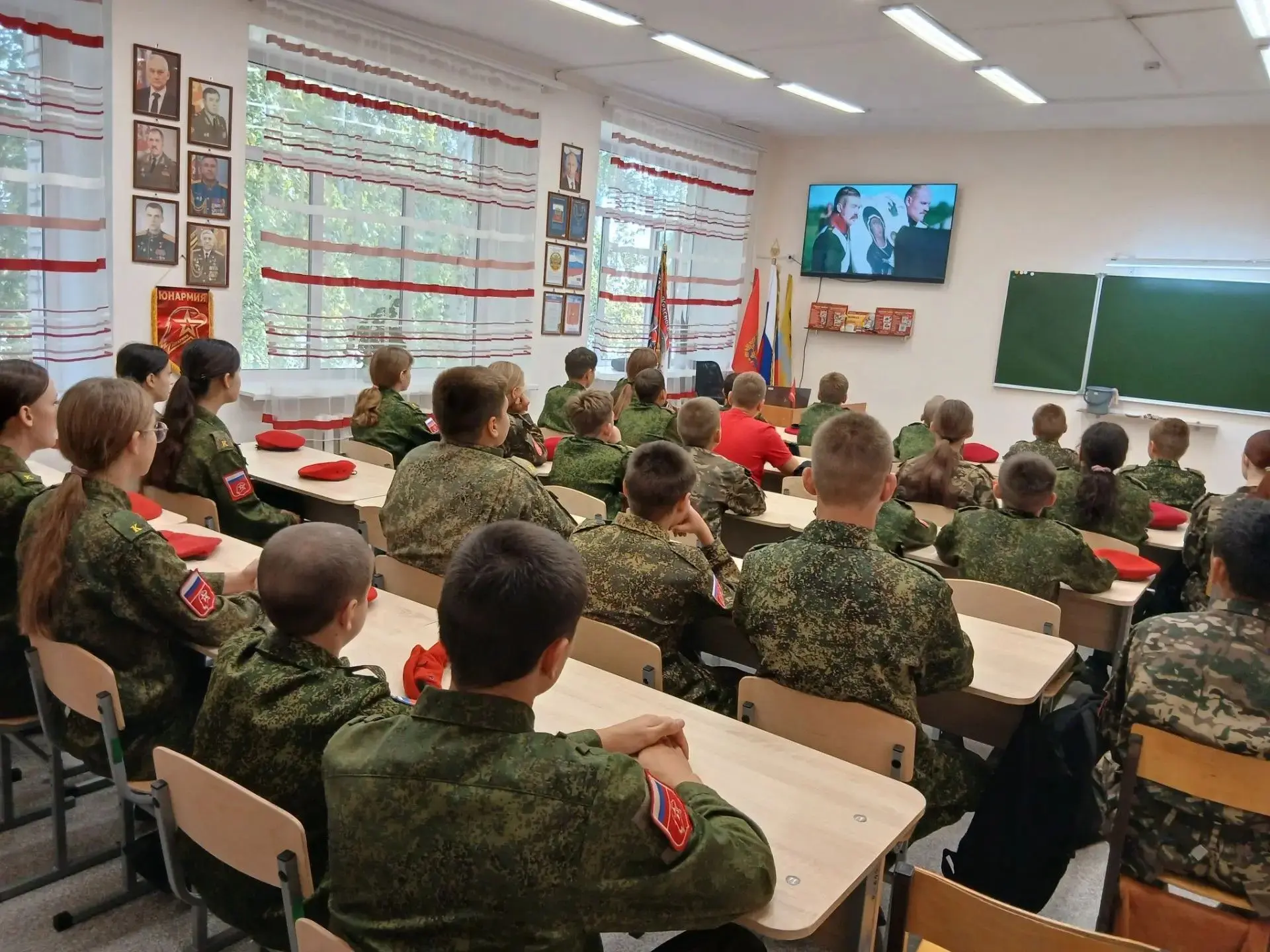 «Недаром помнит вся Россия»: в гимназии отметили 214-летие Бородинского сражения