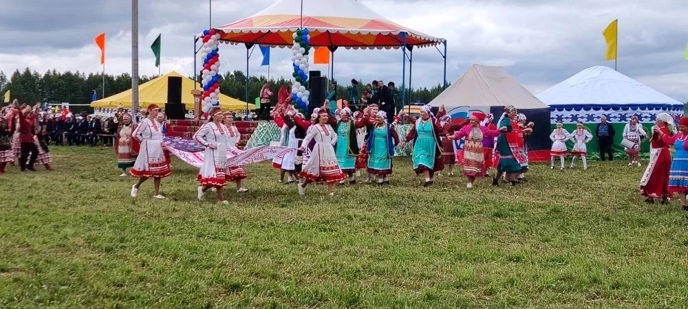 Библиотекари на Сабантуе-2026
 Книги, традиции и стильные кепки
Сабантуй — праздник, который объедин