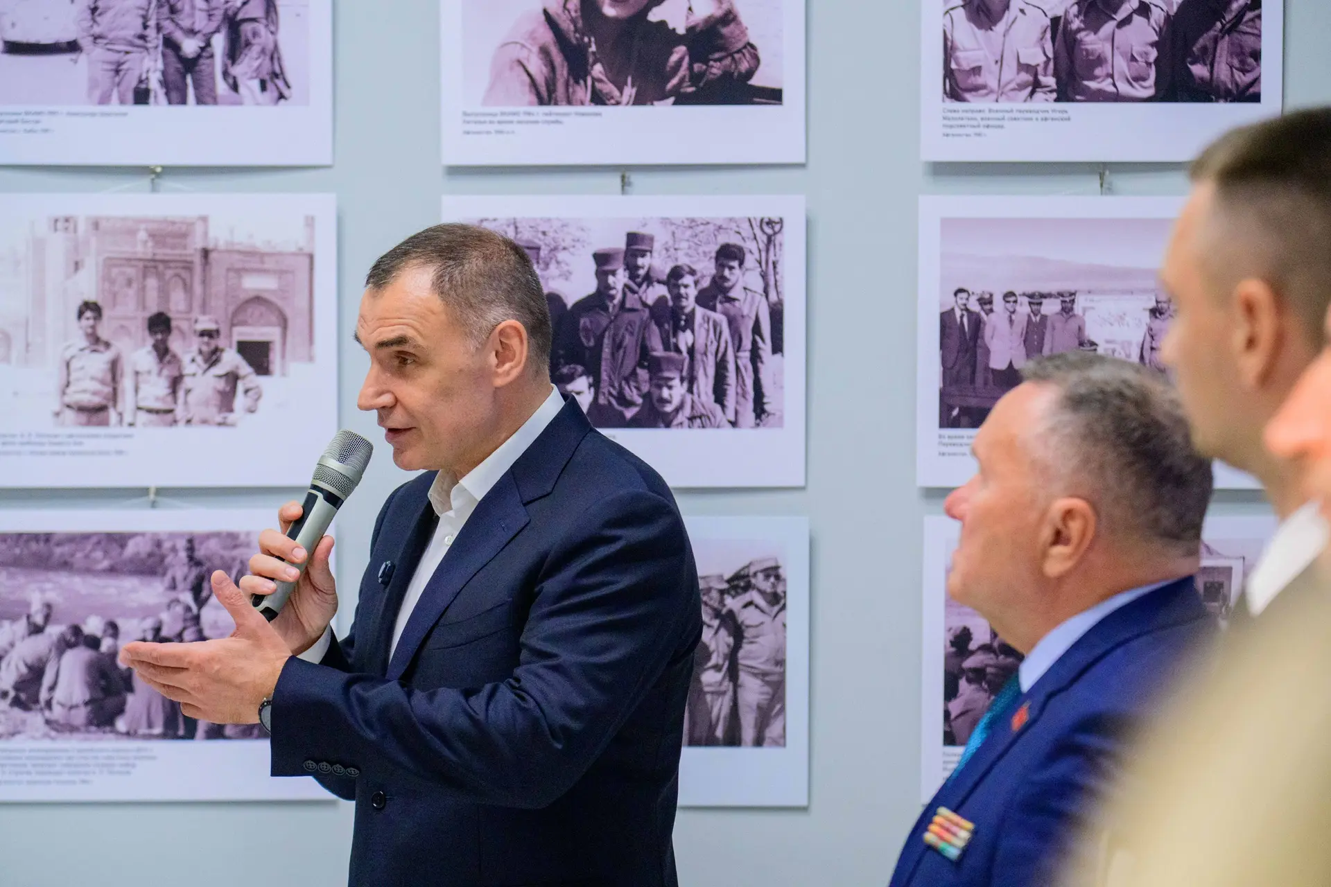 Глава Марий Эл открыл выставку о военных переводчиках в Йошкар-Оле