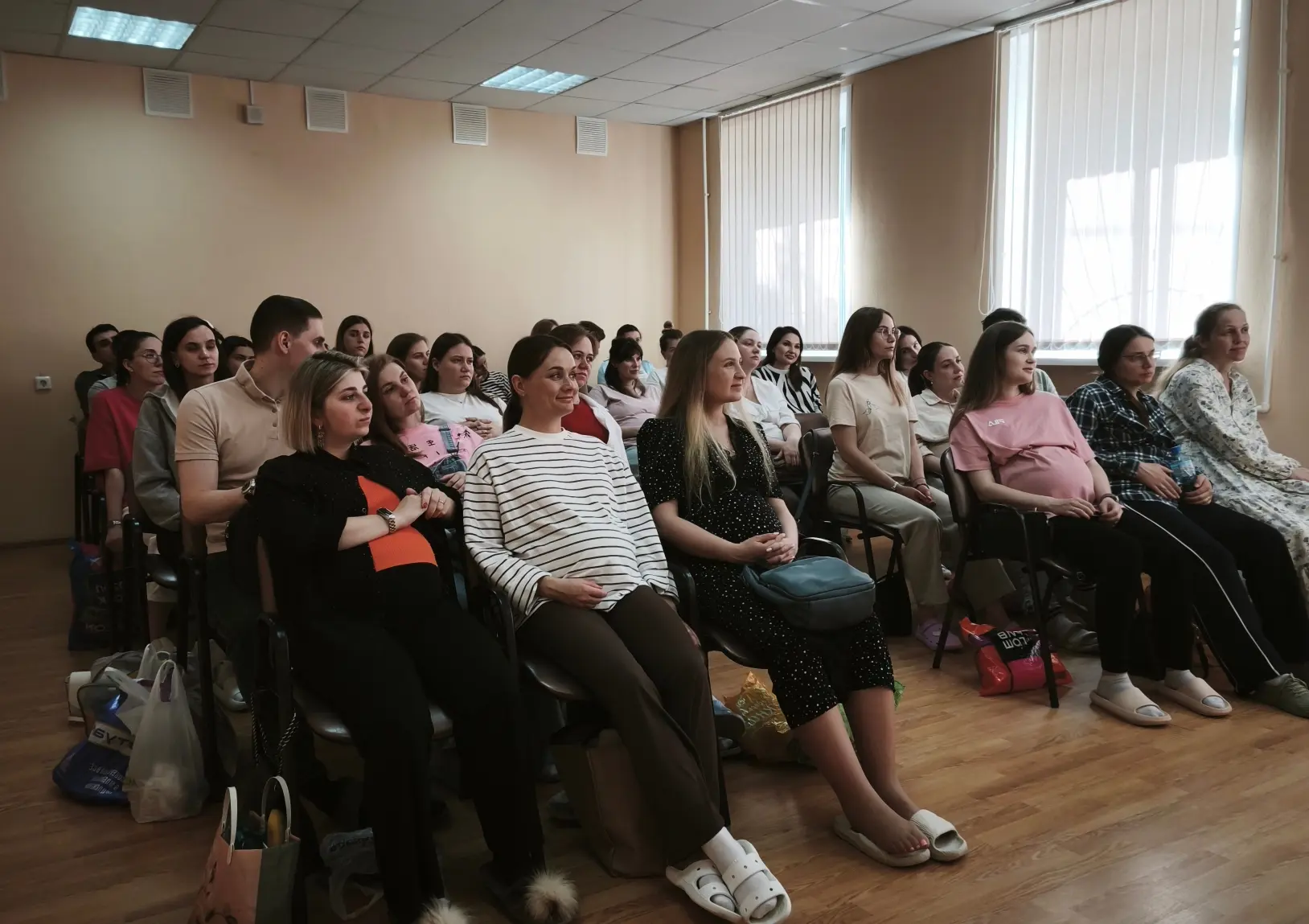 В Родильном доме №1, город Иваново, прошло первое занятие школы подготовки к родам "Здр...