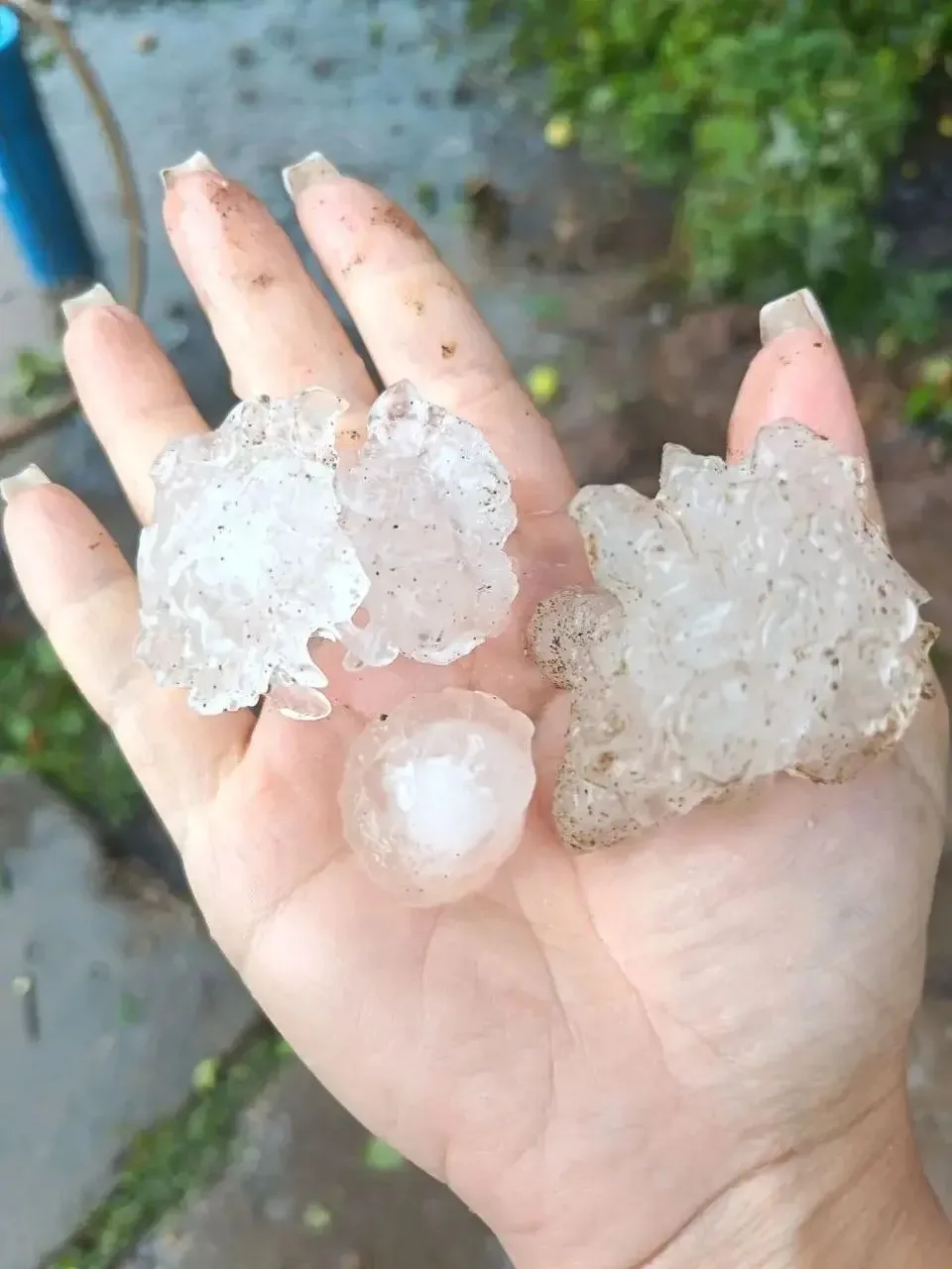 Сильный ливень с градом прошел в Энгельсе 😱