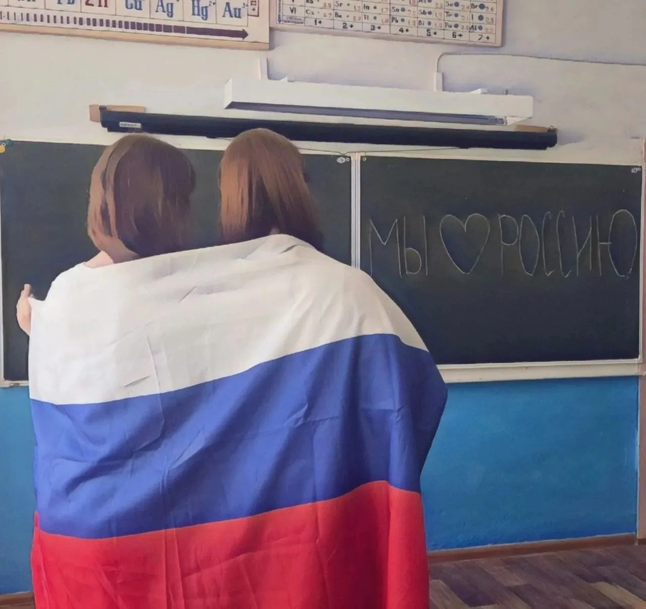 В преддверии Дня России студенты и преподаватели объединились для участия в праздничном фотоконкурсе