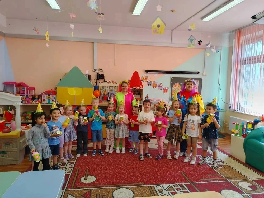 Улыбаться разрешается! Как в «Золотом ключике» отметили День смеха 🎈  2 апреля в группе 8 было по-на