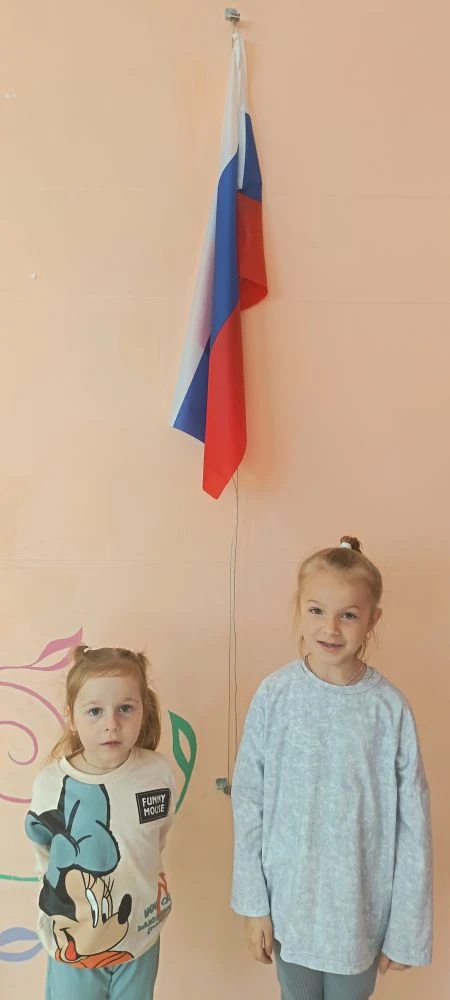 Сегодня прошла традиционная еженедельная церемония поднятия флага Российской Федерации....