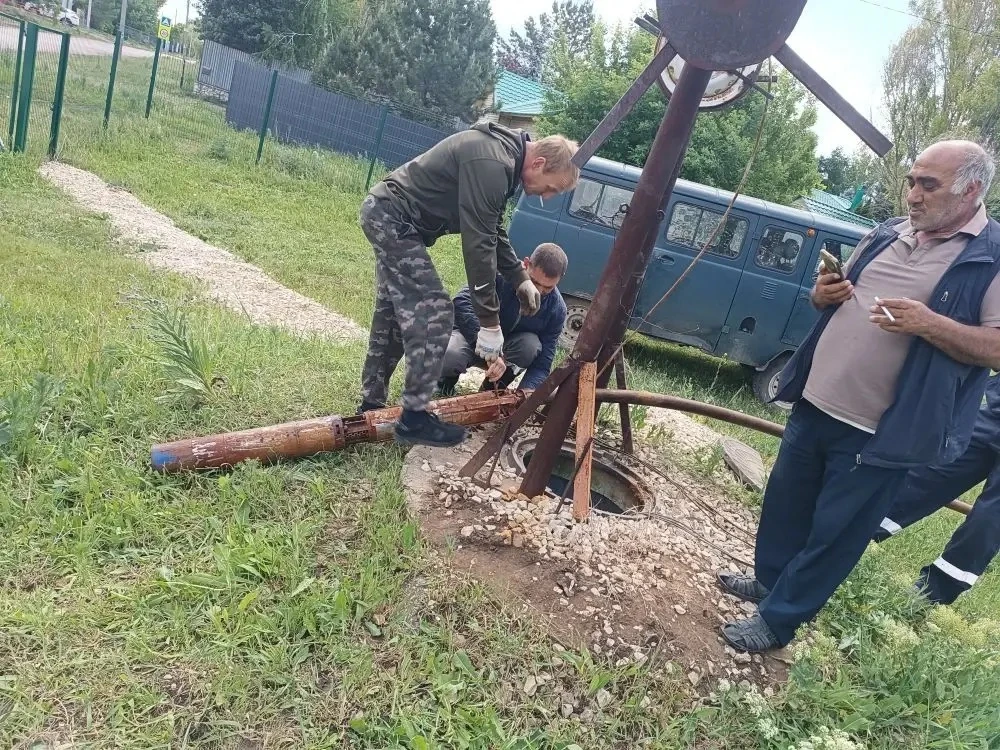 Сотрудниками МУП «Подстепновка» проведены работы по замене глубинного насоса по адресу:...