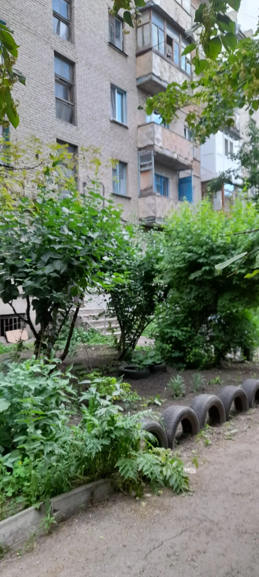 Продается уютная, теплая 1-комнатная квартира по адресу: г. Луганск,Солнечный квартал, ...