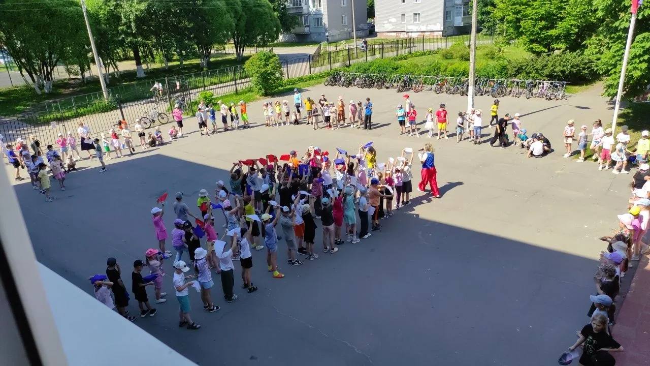🌞С любовью к Родине: как в нашем лагере отметили День России.

🤸Наш день начался с традиционной об