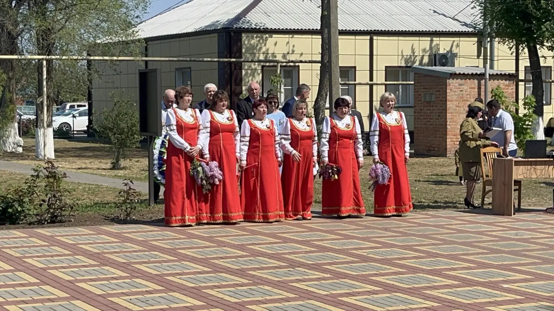 9 мая в хуторах Быстрянский, Курмоярский, Кундрюченский состоялись торжественные митинг...