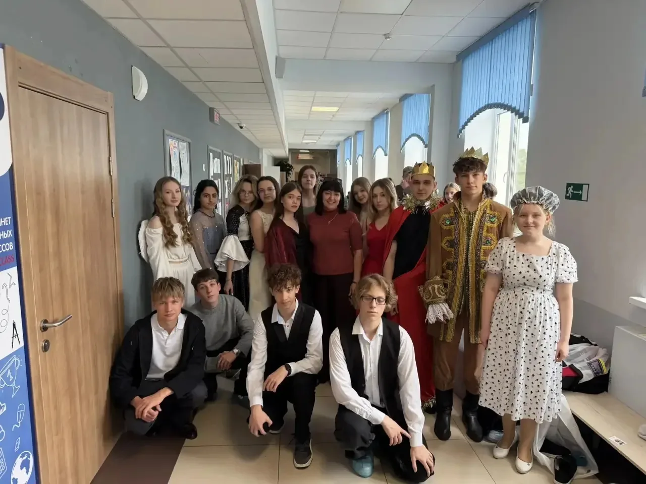 🎭 Городской этап конкурса «Act and Sing»  В МБОУ «Гимназия №36» прошёл городской этап конкурса театр