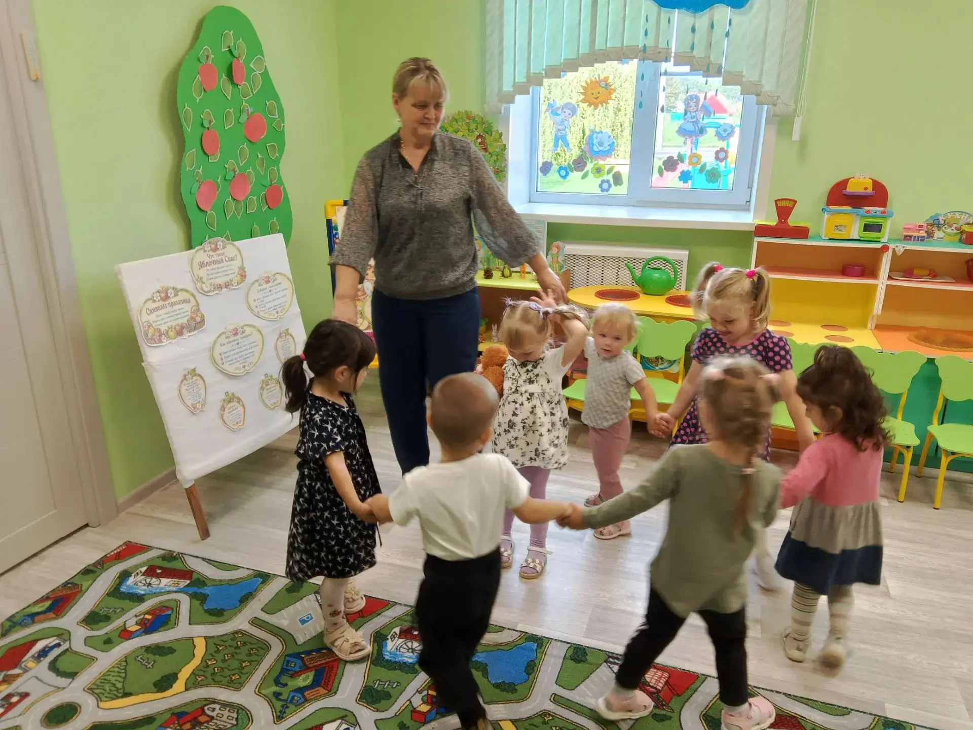 В младшей группе «Солнышко» прошло тематическое мероприятие, посвященное православному ...