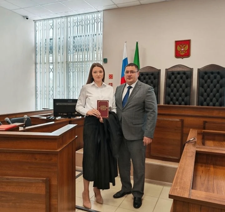 ⚖️ В Чистополе назначен новый мировой судья

В Чистопольском городском суде прошла торжественная цер