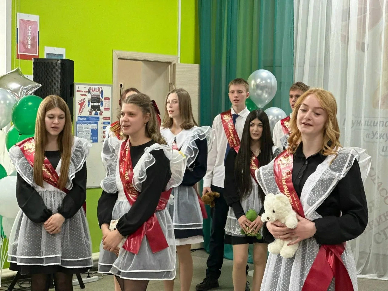 Школьный порог пройден: Последний звонок для наших девятиклассников!