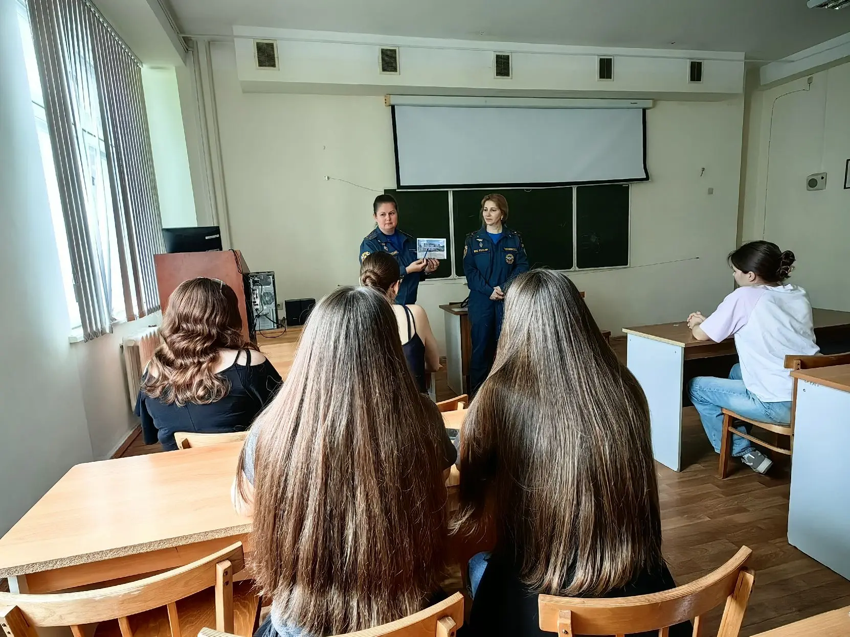 Специалисты Донского  МЧС открывают новые горизонты для студентов-психологов  Врач медико-психологич