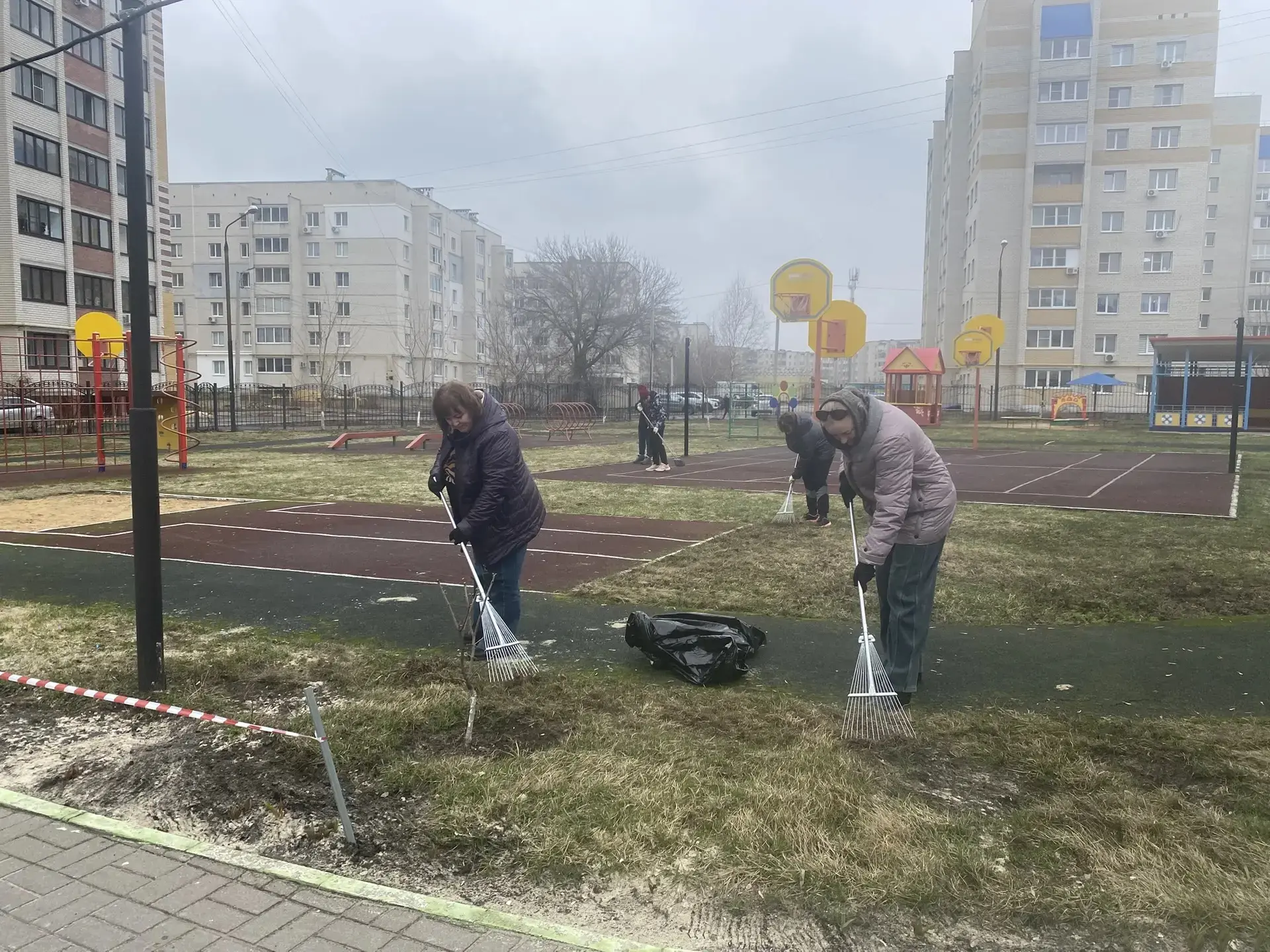 Весна,прекрасная погода, снега уже нигде нет и пора приниматься за трудовые работы. Наш...