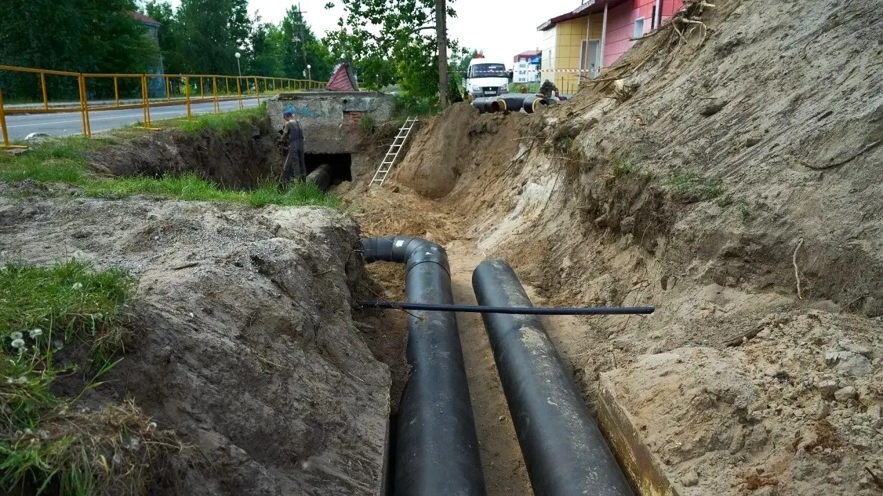 В Нягани начали подготовку к зиме. 

В городе отключают горячую воду, чтобы провести профилактику и 