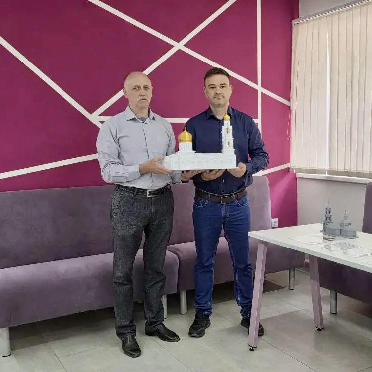⭐️Приглашаем к нам в офис на уникальную выставку миниатюр утраченных храмов Рязани!