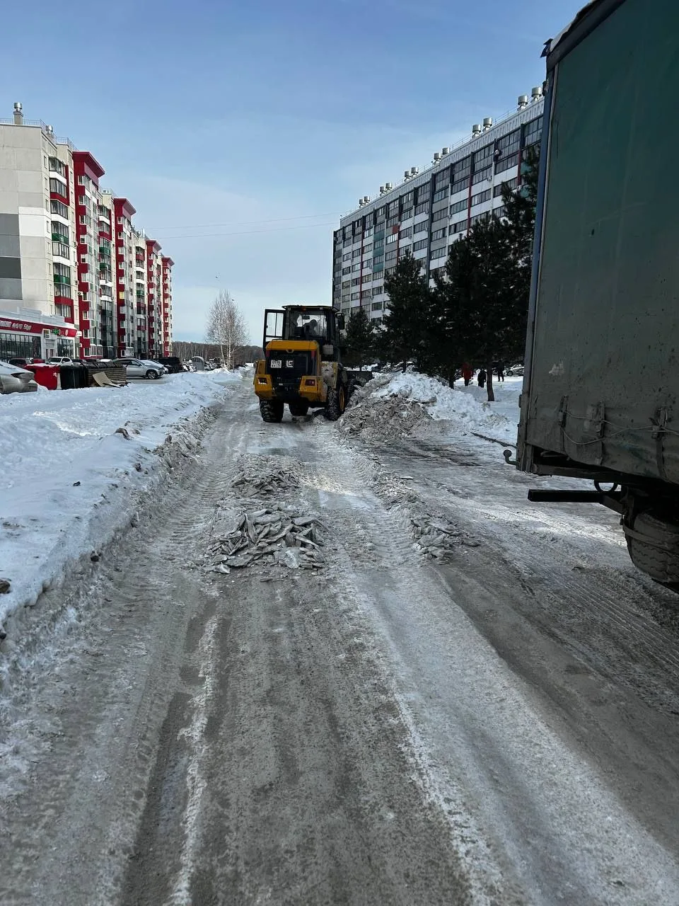 Уважаемые жители!  Сегодня, 13 февраля, на Вишневой аллее работают подрядчики администрации Централь