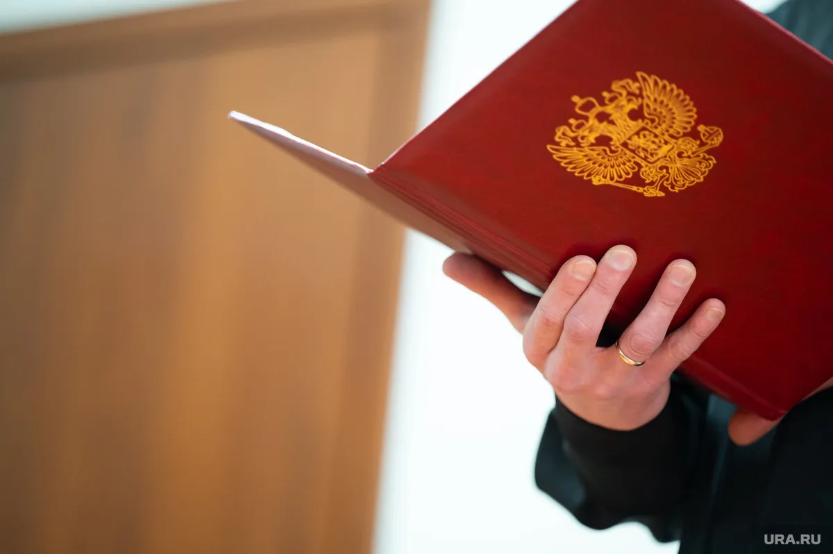 Десятки тысяч заплатят буйные соседи девушке из Березников.

Женщина с маленьким ребенком не могла с