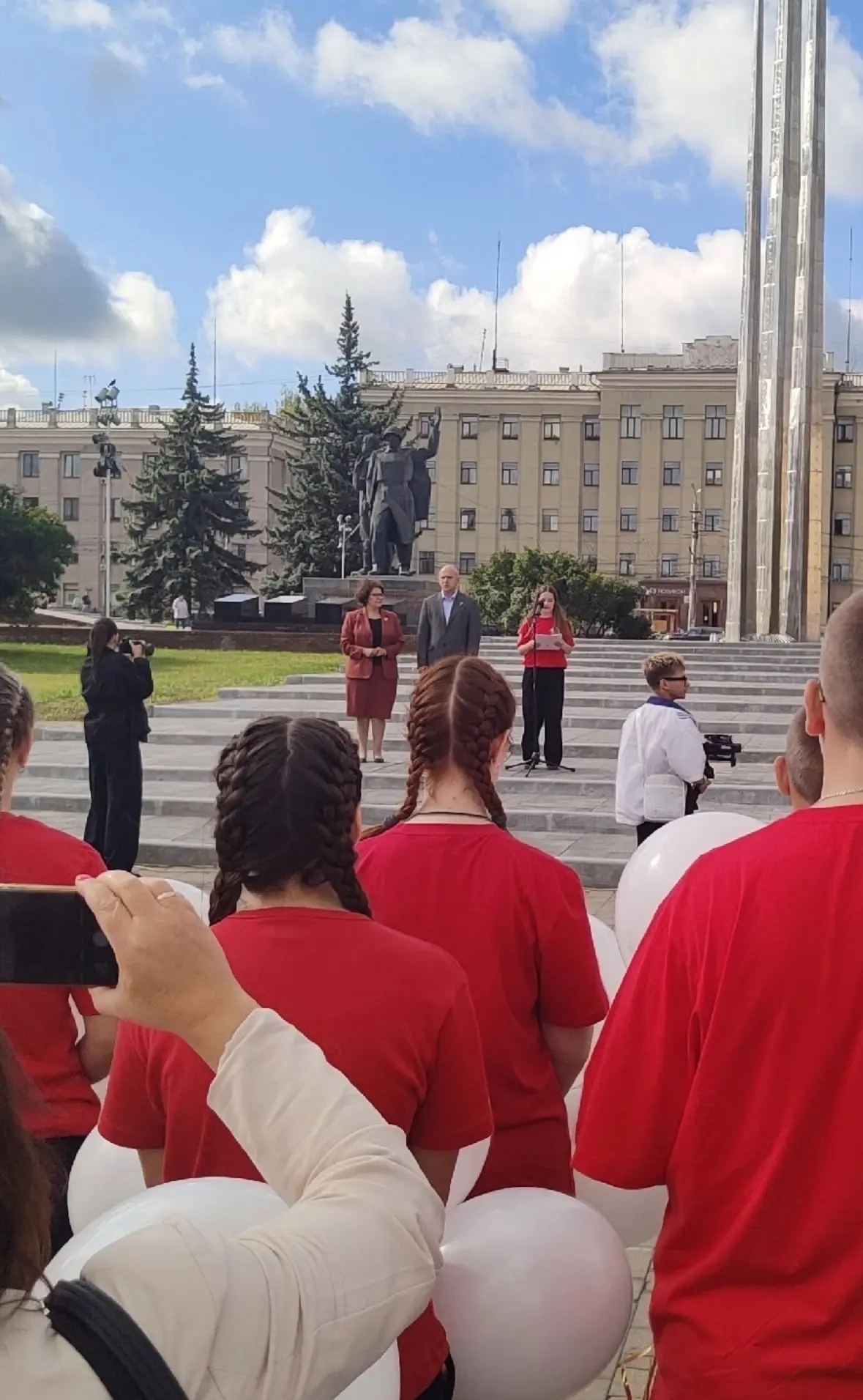 3 сентября, в День солидарности в борьбе с терроризмом, обучающиеся МБОУ ЦО №37 10А и 8...