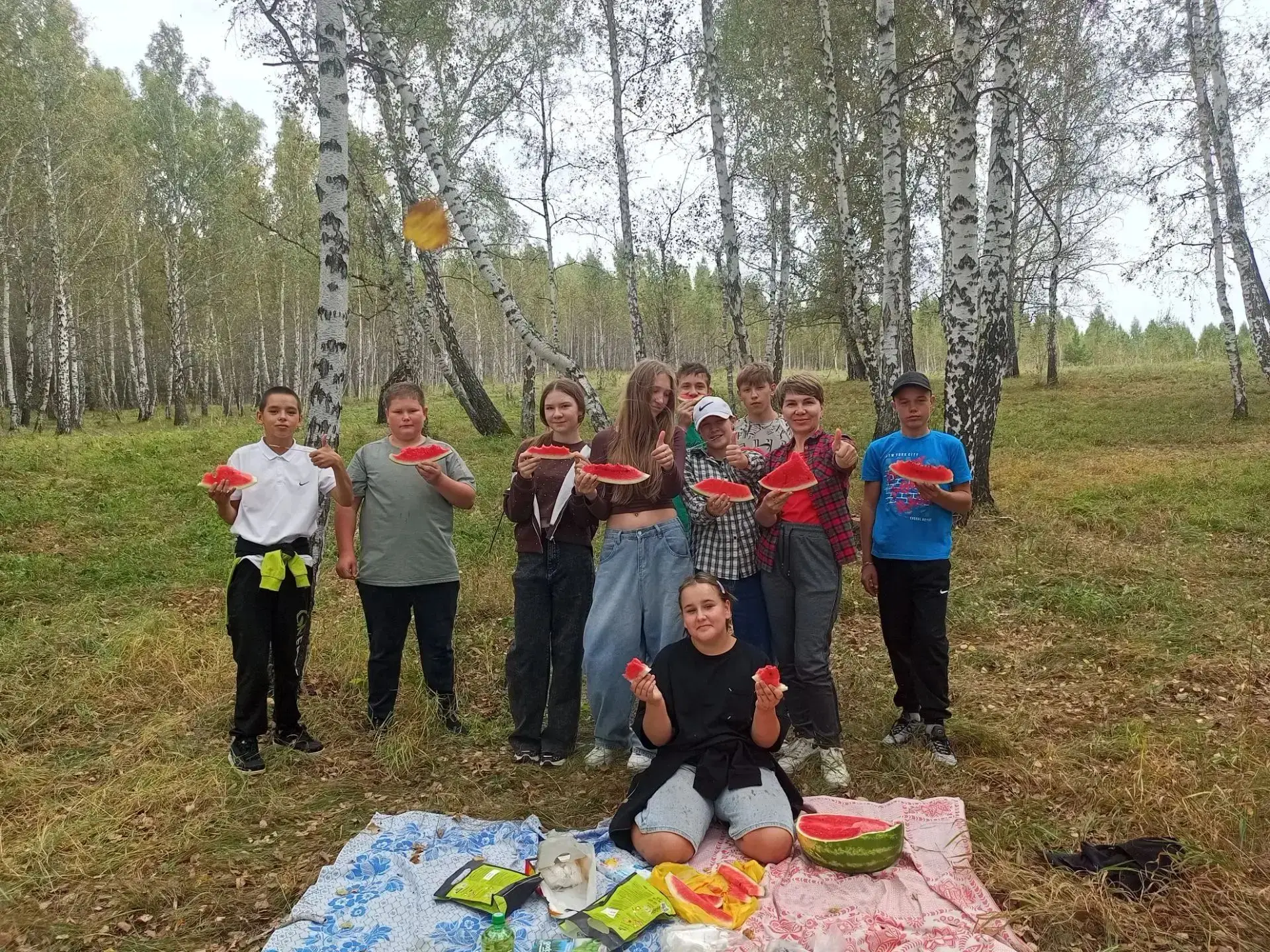 Арбузник на природе: выходной 8Б класса