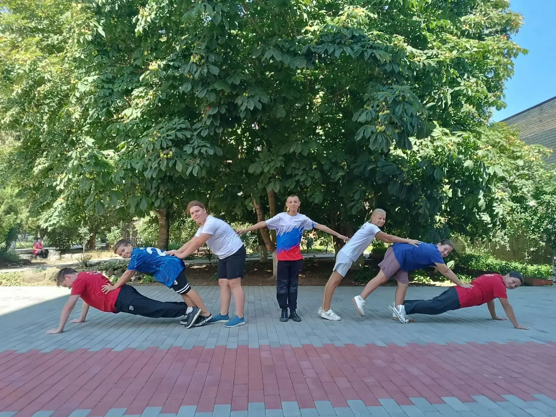 22 августа  - День флага России.