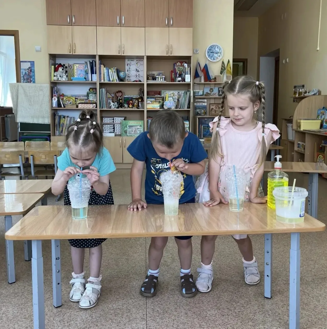 Во 2 младшей группе №3 , День хорошего настроения! 🤗

С самого утра уже была открыта волшебная маст