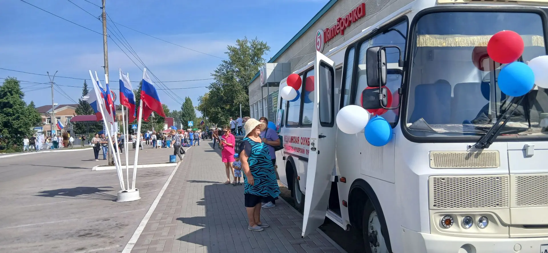 Прямо сейчас у кафе «Отдых» работает наш мобильный ФАП. Приходите, и мы бесплатно прове...
