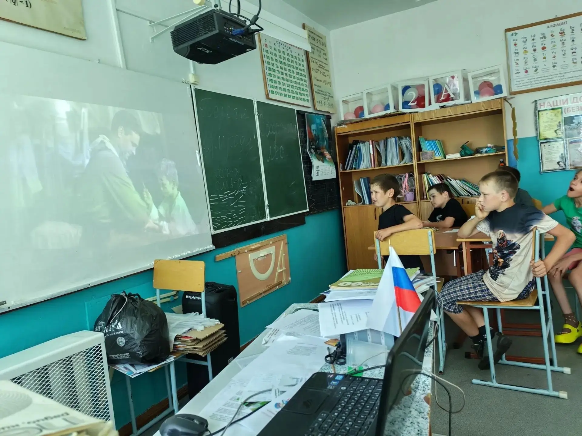 Сегодня 22 июня в летнем лагере при Комаровской школе был организовано мероприятие ко Дню памяти и с