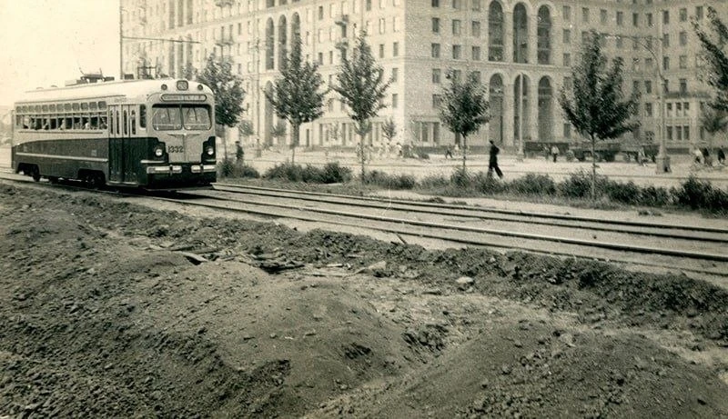 Ломоносовский проспект. Трамвайный 26-го маршрута.

1957 год.

📍 Москва
👉 Подписаться
🔥 Москва ЧП