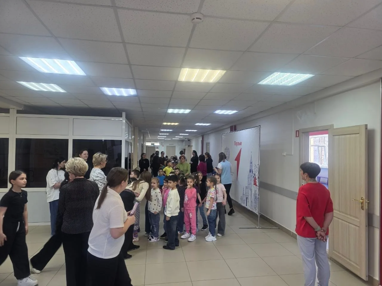 🏫 В ГОСТЯХ У ПЕРВОЙ ШКОЛЫ  Преемственность — это «мостик», который мы строим вместе. Когда детский с