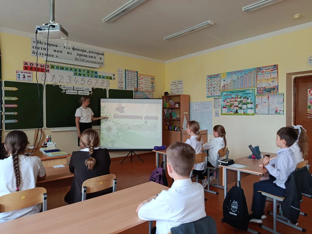 ☀️ В преддверии летних каникул в нашей школе прошли тематические классные часы и профил...