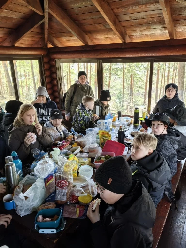 В апреле в России традиционно отмечают День космонавтики. После празднования у ребят из школьного ту